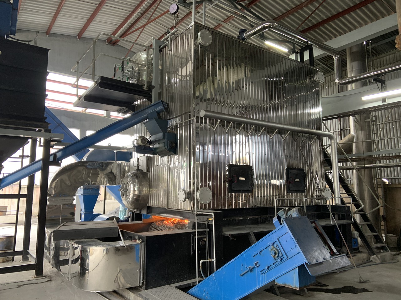 Lò hơi ghi xích đốt than sản xuất tại Hồng Nhựt