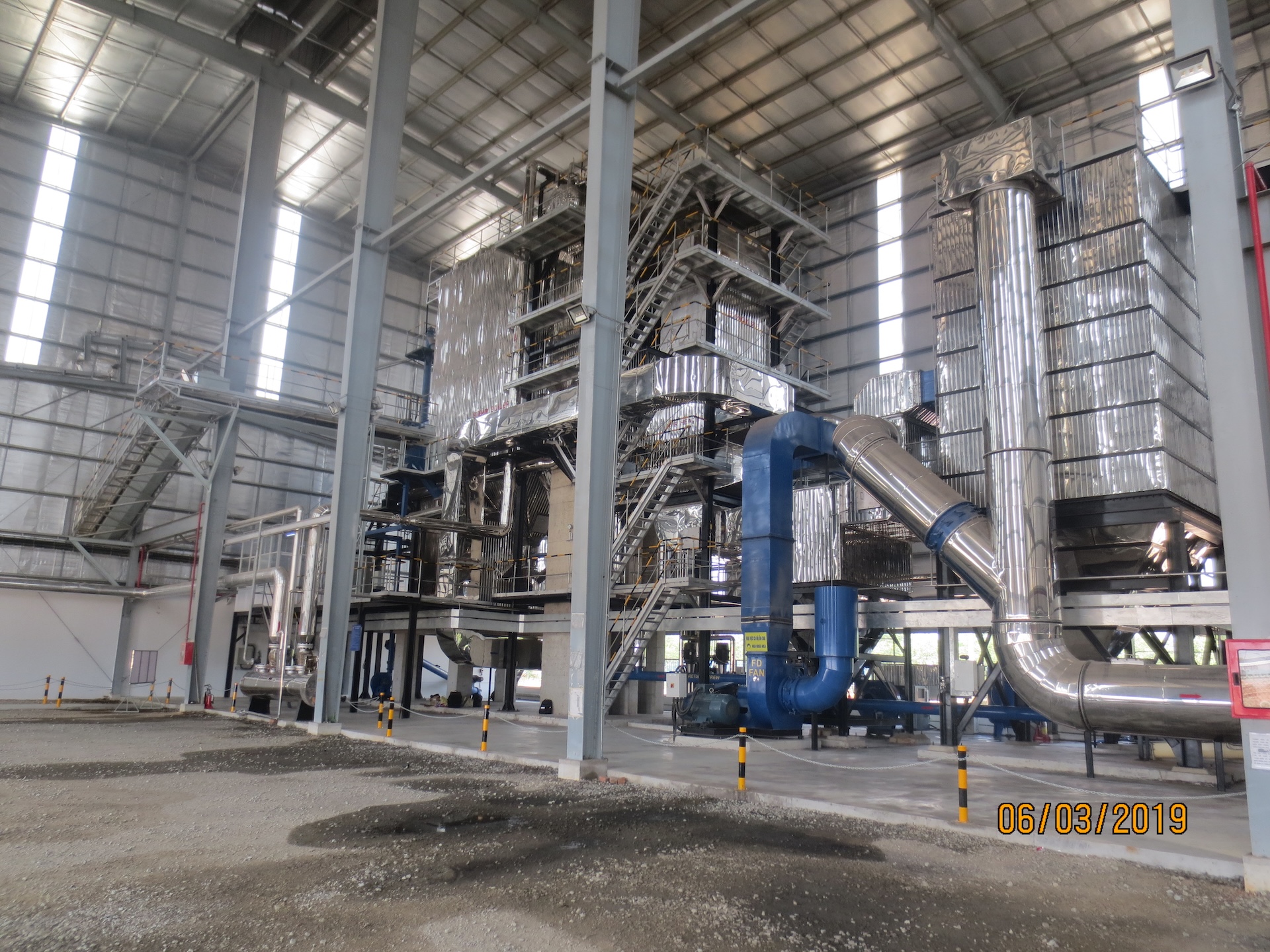 Lò hơi công nghiệp đang vận hành